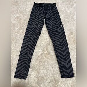 Adidas Women’s Size XS Black Zebra Print Leggings EUC